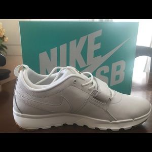 Nike SB Trainerendor Premium White/White/Gum